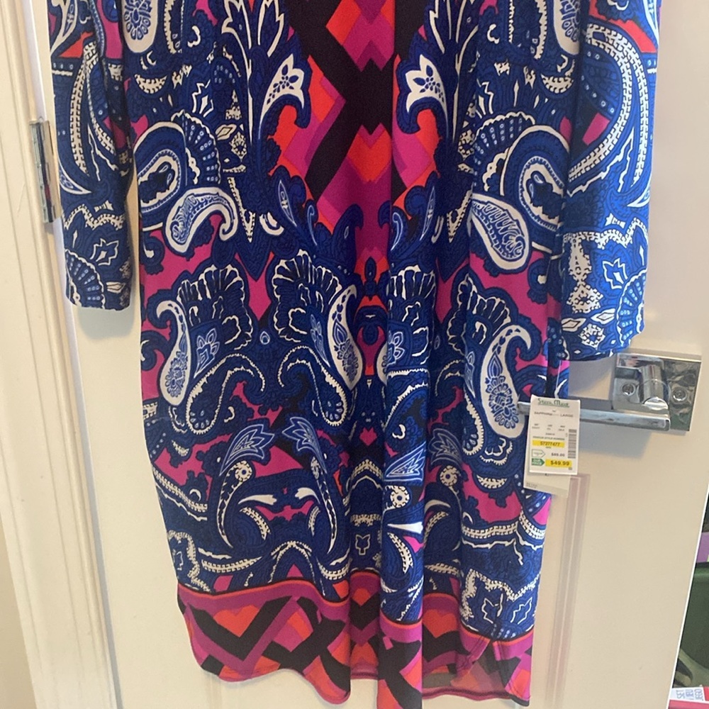 Dress - Picture 2 of 8